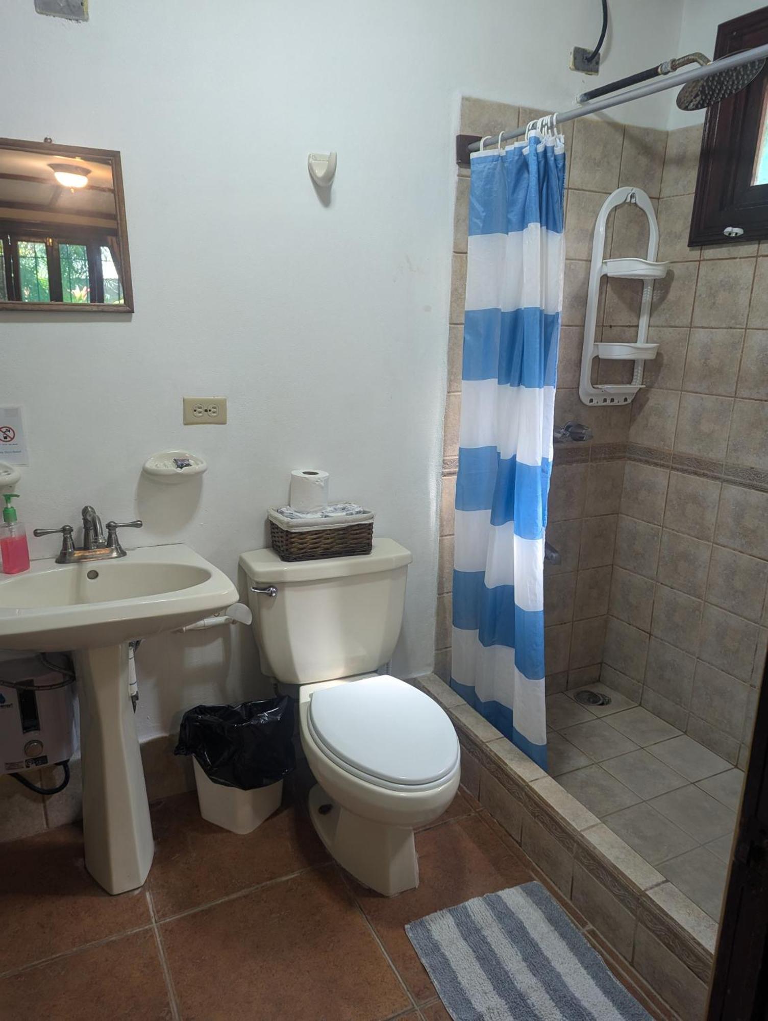 Tasty Dayz Hostel Puerto Viejo de Talamanca Экстерьер фото