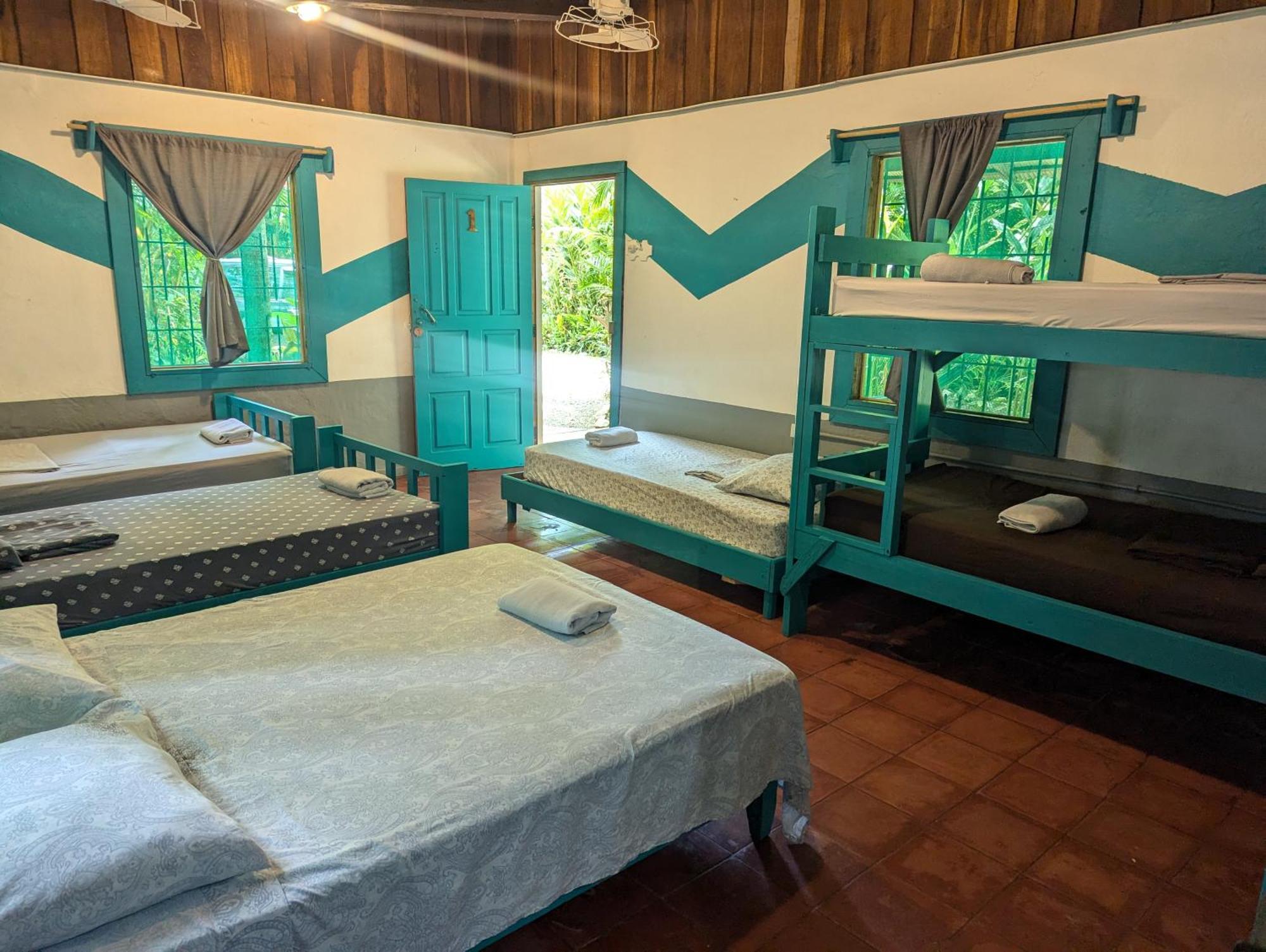 Tasty Dayz Hostel Puerto Viejo de Talamanca Экстерьер фото